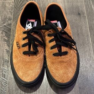 NWOT Vans PopCush Suede Sneakers